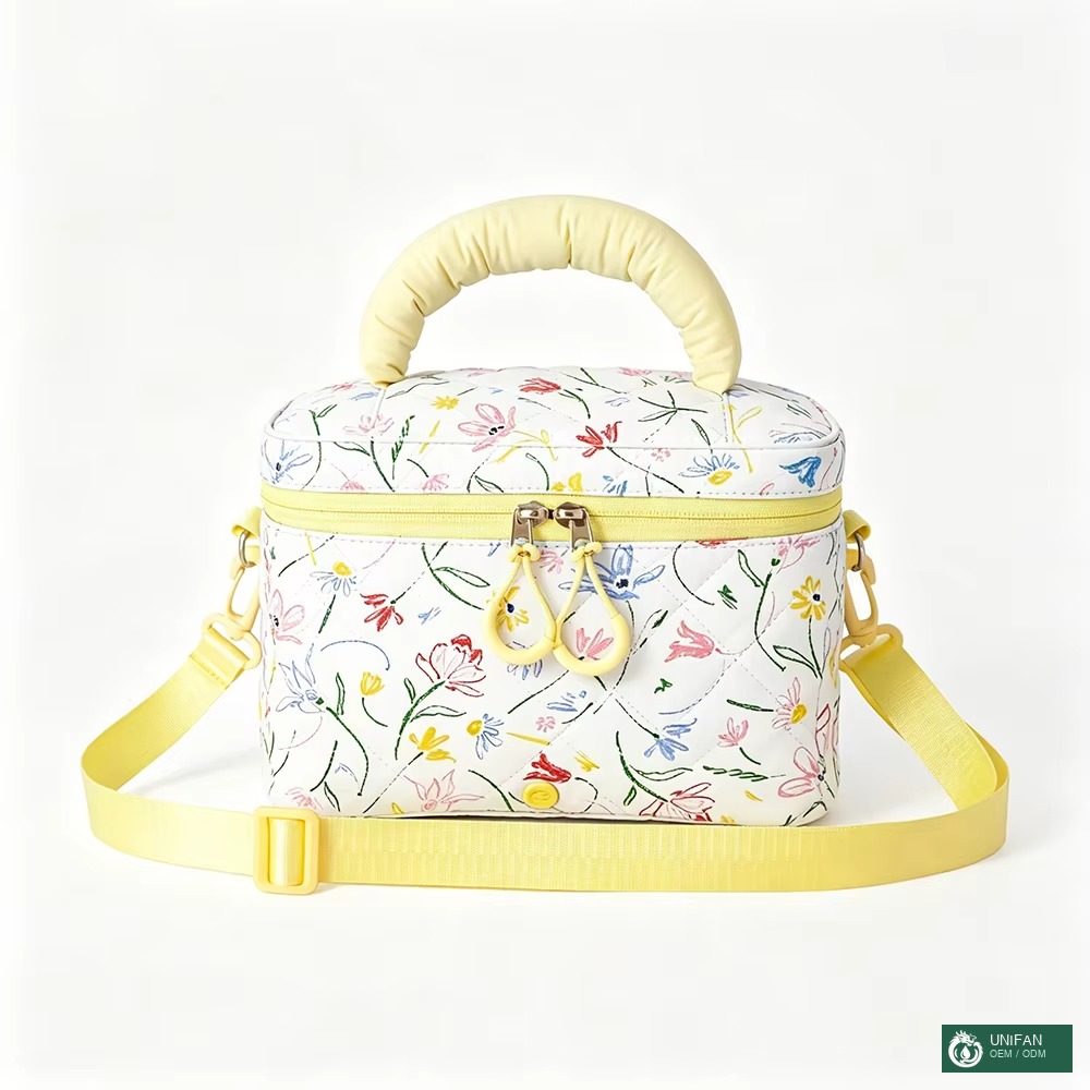 UNIFAN Cooler Lunch Bag Crossbody Handbag 6L for Picnic Camping or Outdoors Fabric Insulated with Handle Small Zippered Pouch